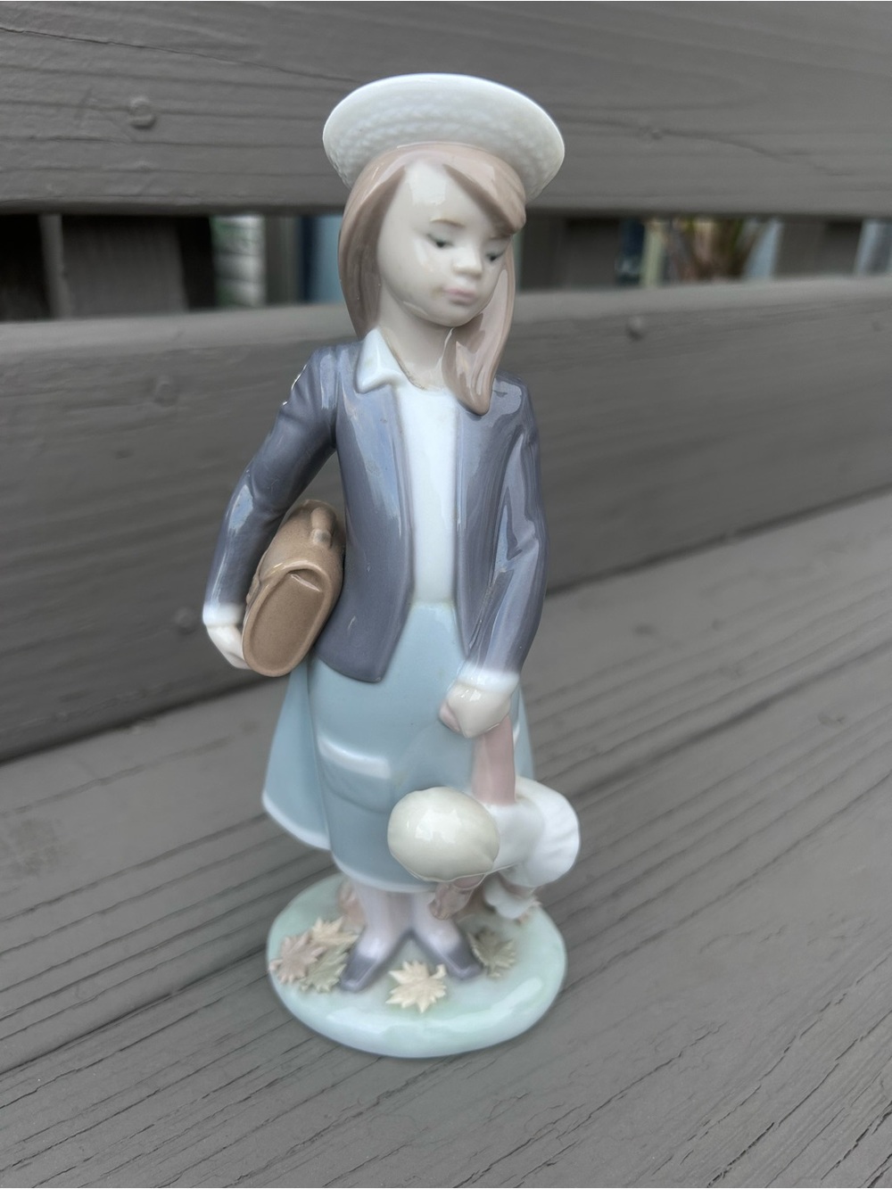 Lladró Porcelain AUTUMN SCHOOL GIRL #5218 Girl with Doll & Purse 8”